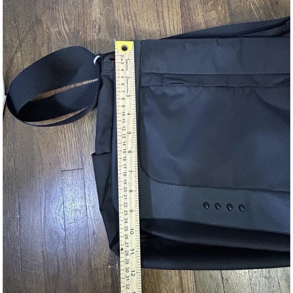 Tumi tech professional